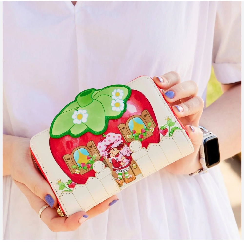 New Loungefly Strawberry Shortcake House Zip Around Wallet